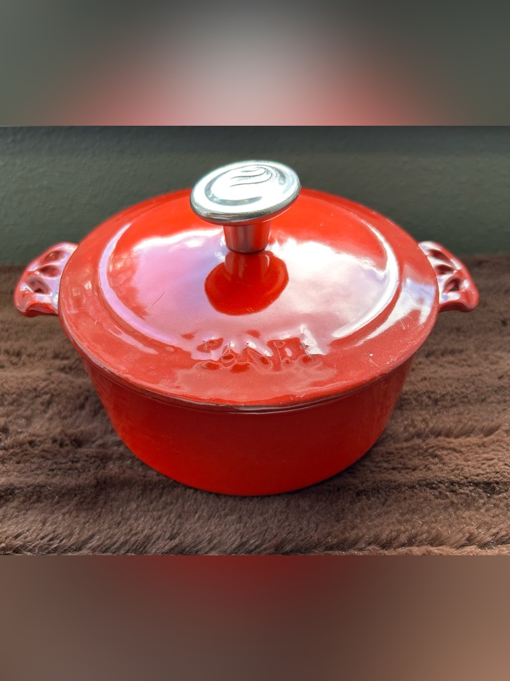 Red Sante 3/4 Quart Pot With Lid Enamel Cast Iron With Non-stick Interior